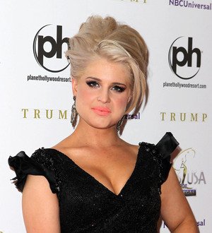 Kelly Osbourne worried about London friends as riots continue