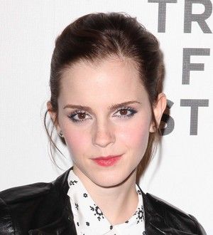Emma Watson urges young girls to love curves