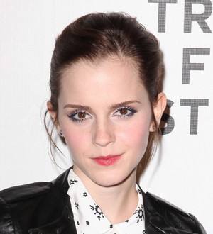 Emma Watson urges young girls to love curves