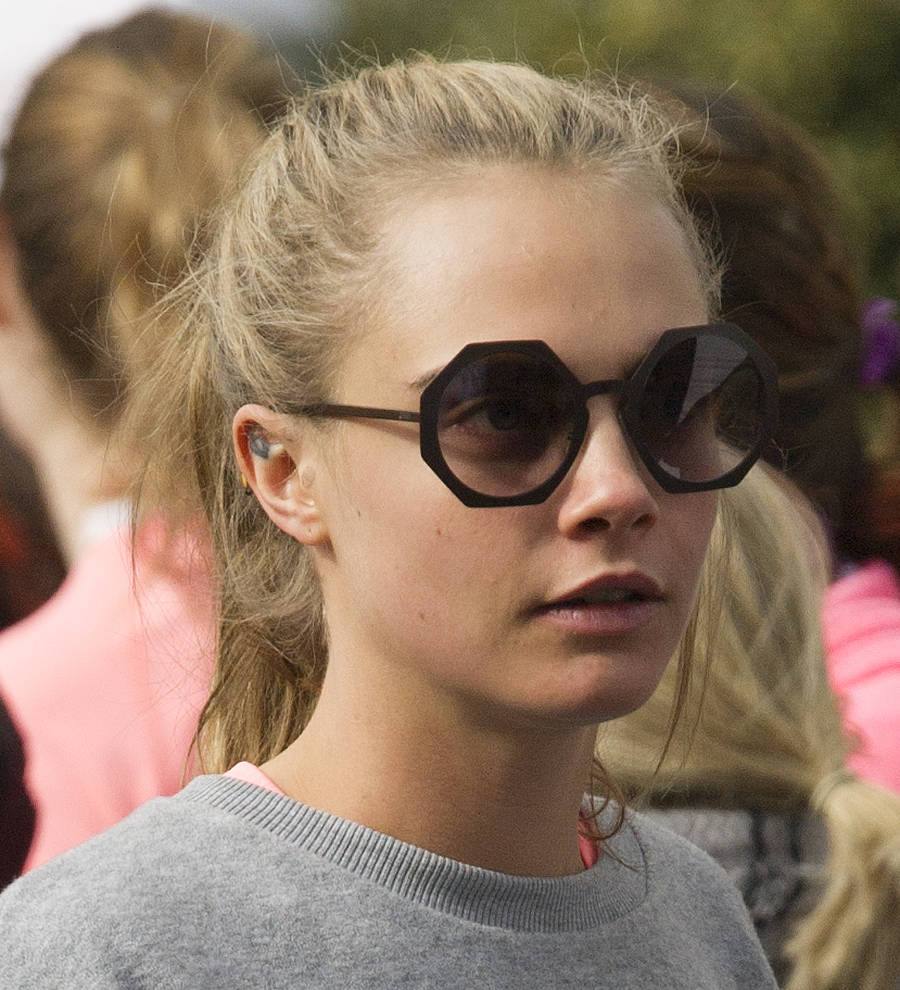 Cara Delevingne strips for photographer pal's anti-hunting campaign