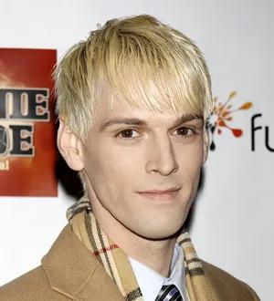 Aaron Carter extends stage role