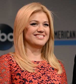 Kelly Clarkson gives birth to first child
