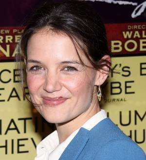 Katie Holmes sings with Lenny Kravitz at theater fundraiser