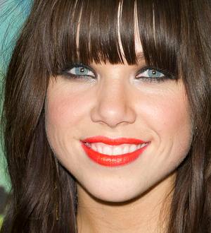 Police probe Carly Rae Jepsen photo hack