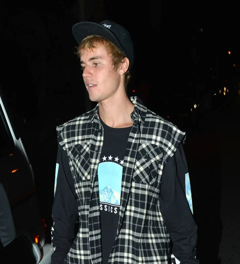 Justin Bieber flies Selena Gomez to Seattle for sweet Saturday date