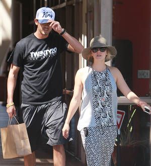 Kaley Cuoco dating Ryan Sweeting?