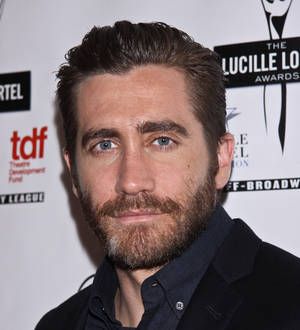 Jake Gyllenhaal supports military veterans with poetry reading