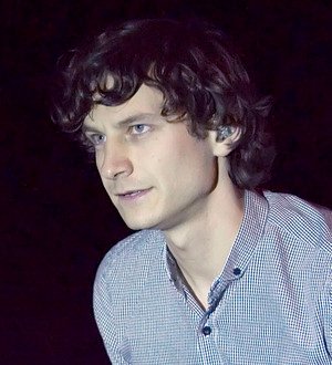 Gotye takes a swipe at 'ultra dry' Glee track