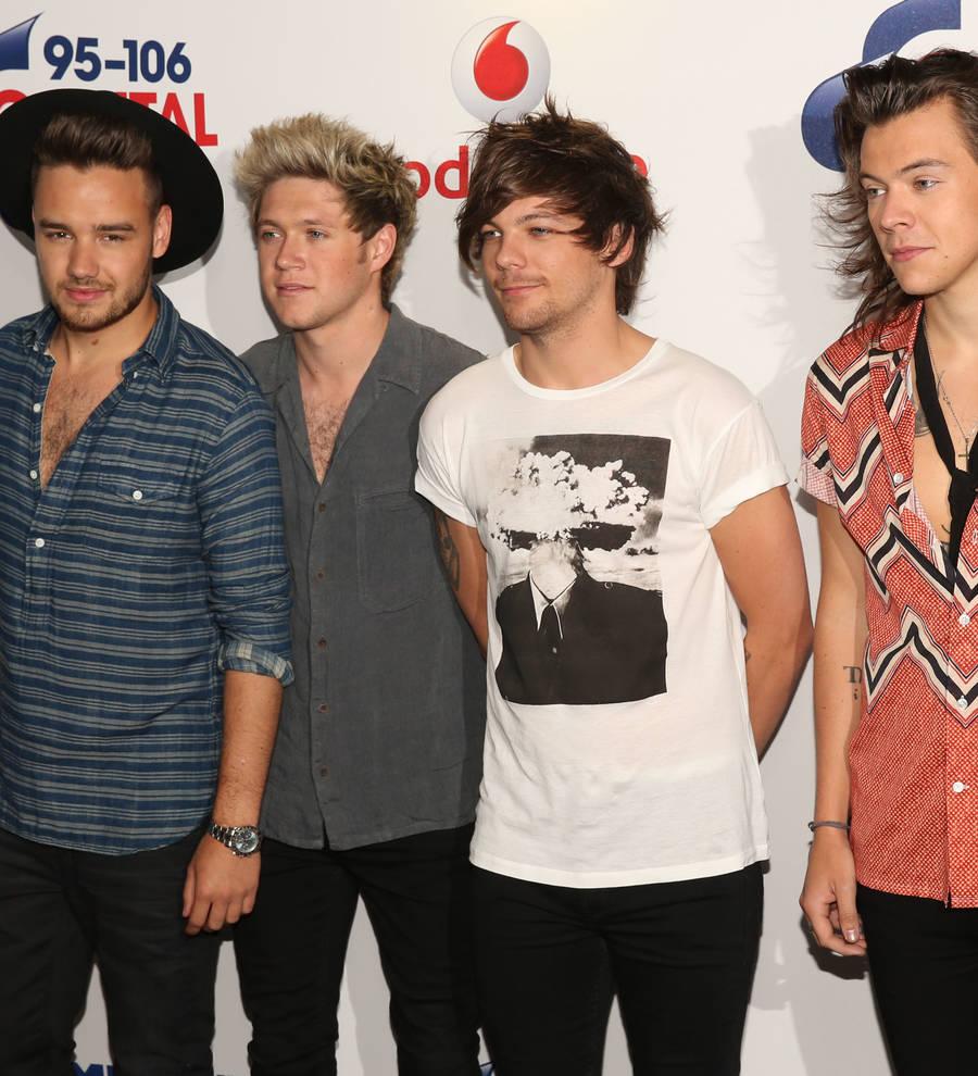 One Direction urge Barack Obama to watch campaign video