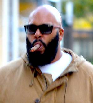 Suge Knight surrenders to authorities in Beverly Hills