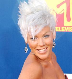 Pink breaks her own venue record in Melbourne