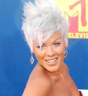 Pink breaks her own venue record in Melbourne