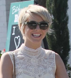 Julianne Hough linked to Canadian hockey player