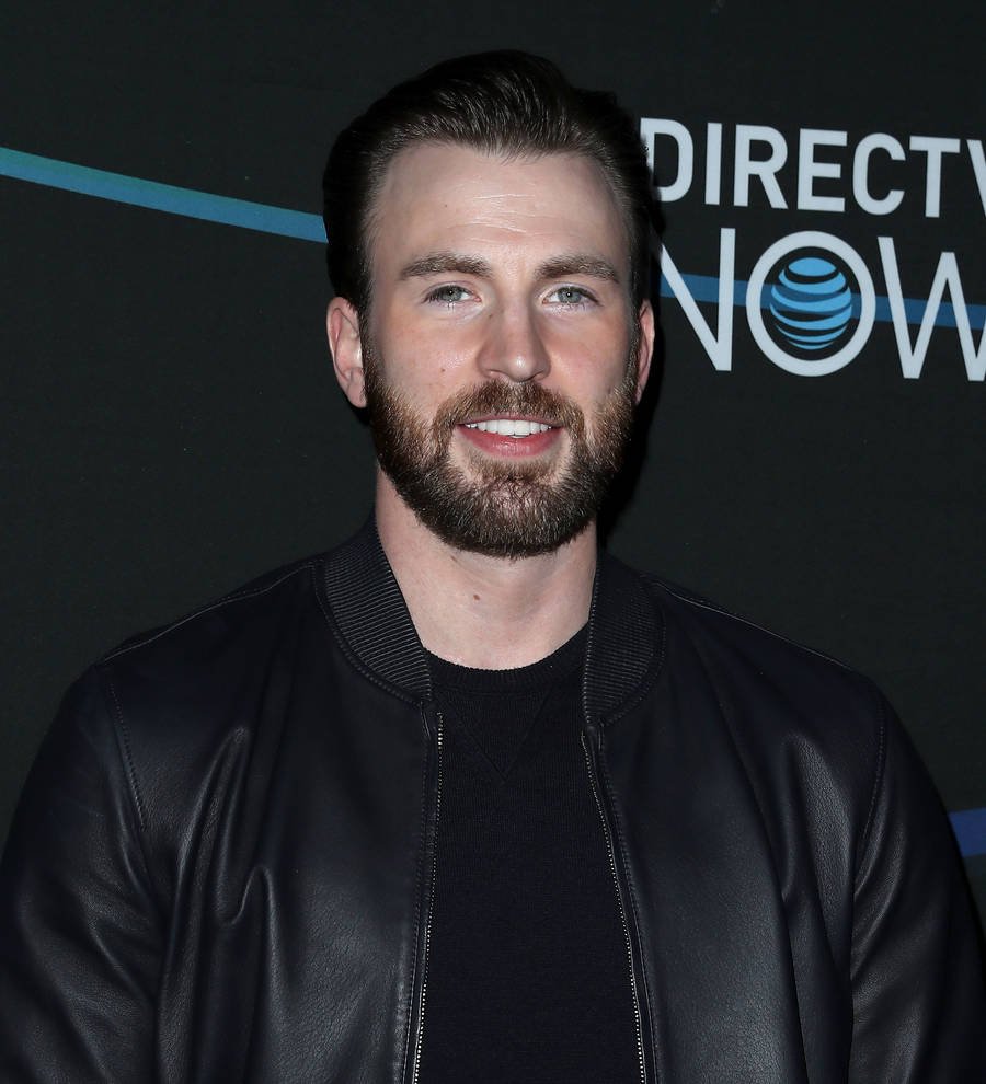 Chris Evans splits from girlfriend - report