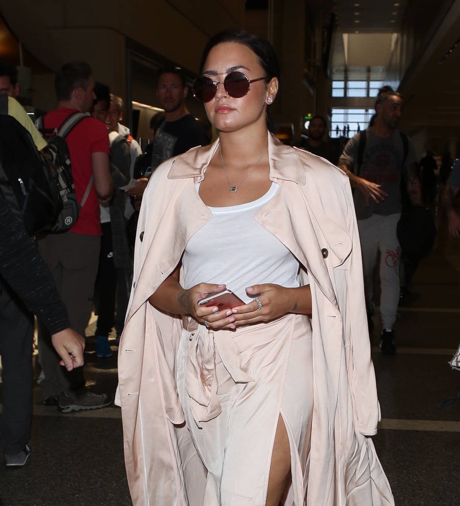 Demi Lovato praises Miley Cyrus for getting sober