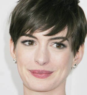 Anne Hathaway to star in Shakespeare adaptation