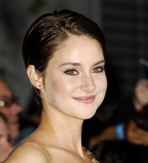 Shailene Woodley had trouble breathing in scoliosis brace