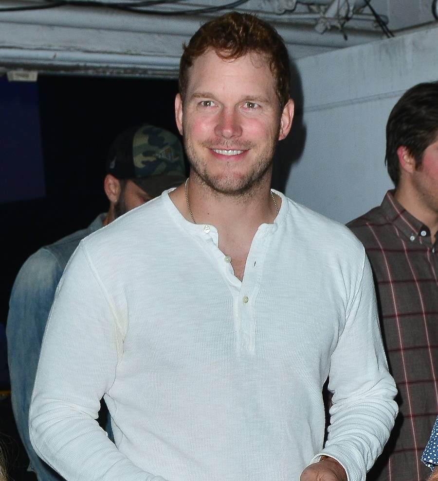 Chris Pratt warns fans not to be duped by Facebook impostor