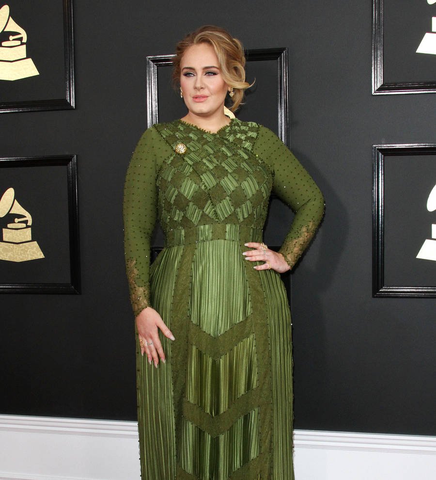 Conman posing as Adele's manager arrested
