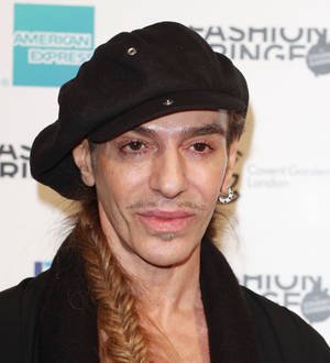 John Galliano to make fashion comeback