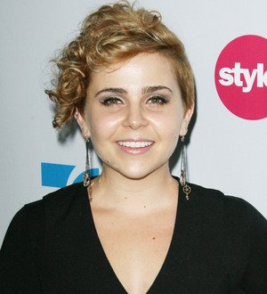 Mae Whitman dressed down for Harry Potter premiere