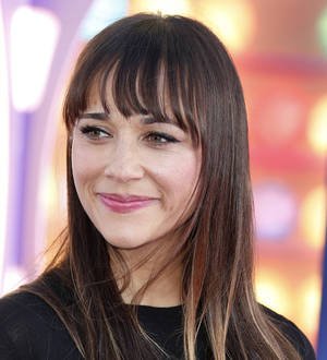 Rashida Jones dumped Robin Thicke for R&B star in junior high