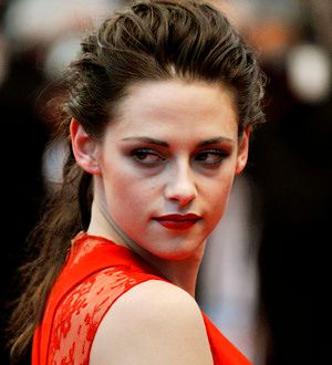 Kristen Stewart hits red carpet for first time since cheating scandal
