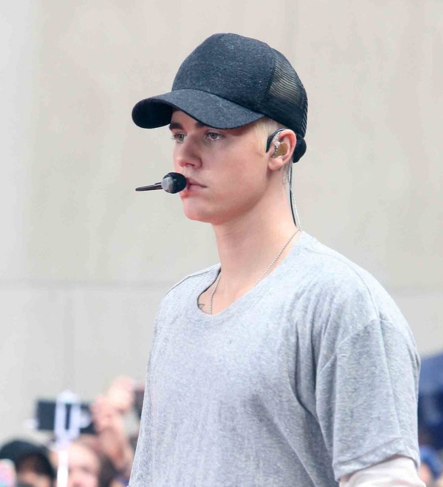 Playboy bunny lashed out at groping Justin Bieber - report