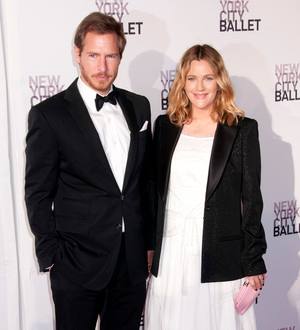 New mom Drew Barrymore steps back into limelight at museum gala