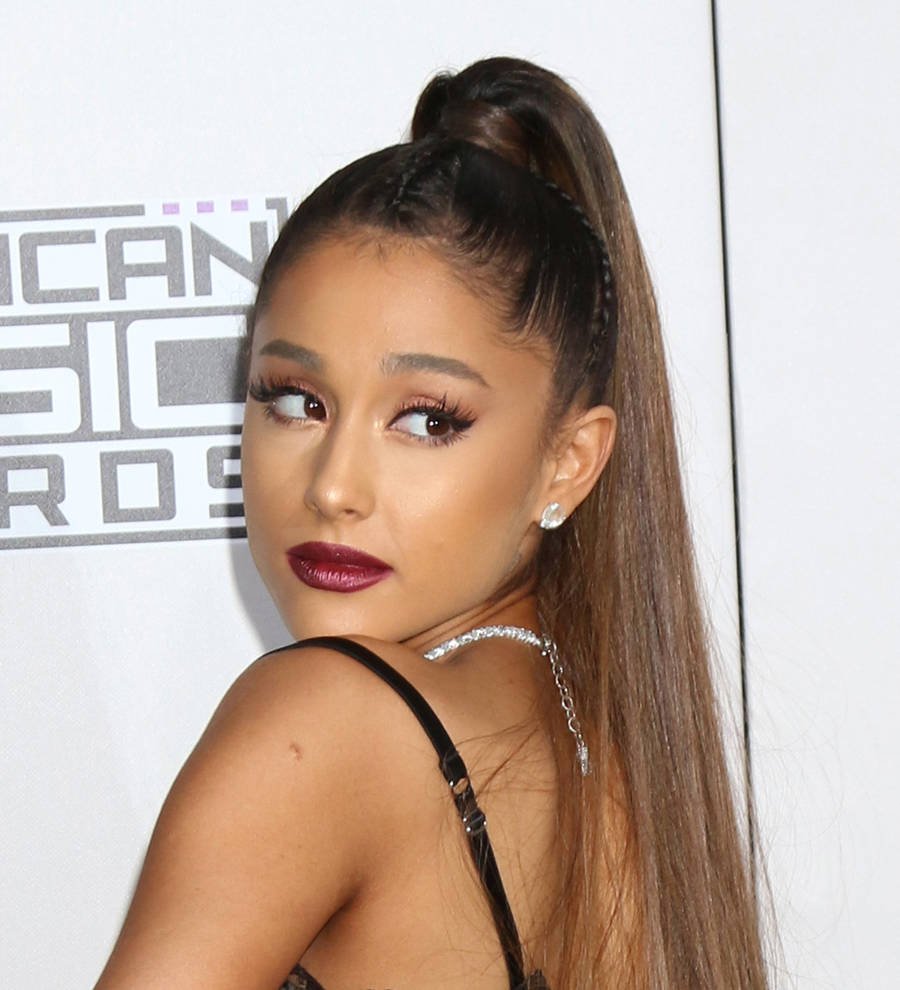 Ariana Grande at center of unauthorized pregnancy tweet