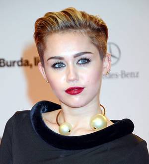 Miley Cyrus planning big birthday bash for Sunday night