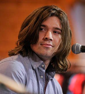 Zac Hanson calls out drunk fan at gig