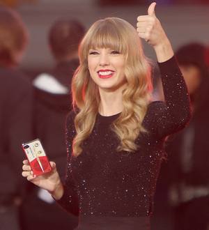 Taylor Swift to perform in Times Square on New Year's Eve