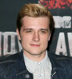 Josh Hutcherson defends Hunger Games pal amid nude photo scandal
