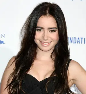 Lily Collins in talks to lead The Evil Dead cast
