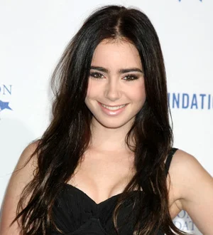 Lily Collins in talks to lead The Evil Dead cast