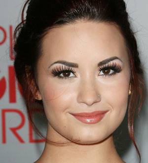 Demi Lovato takes aim at cyber bullies