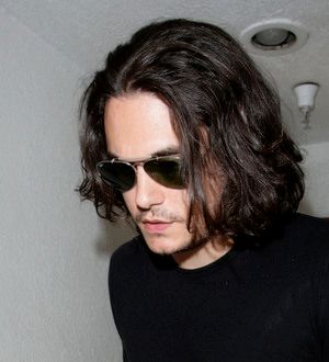 John Mayer undergoes throat surgery