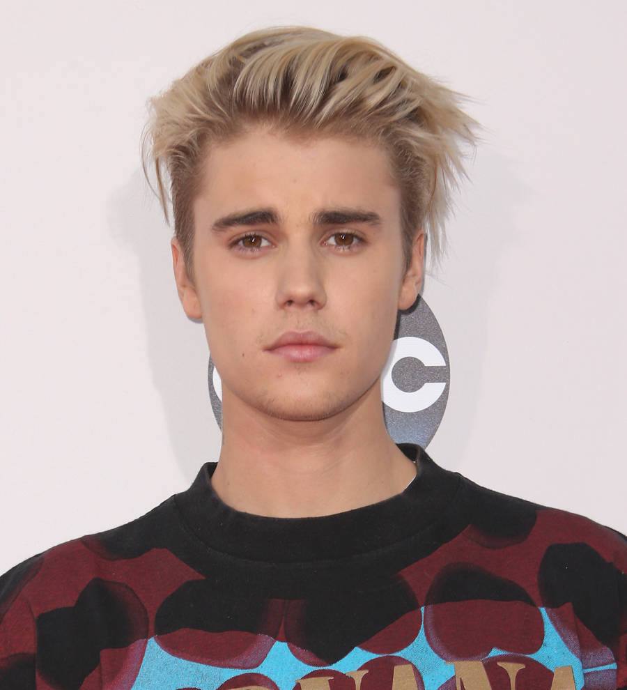 Justin Bieber ends Adele's reign on U.S. pop charts