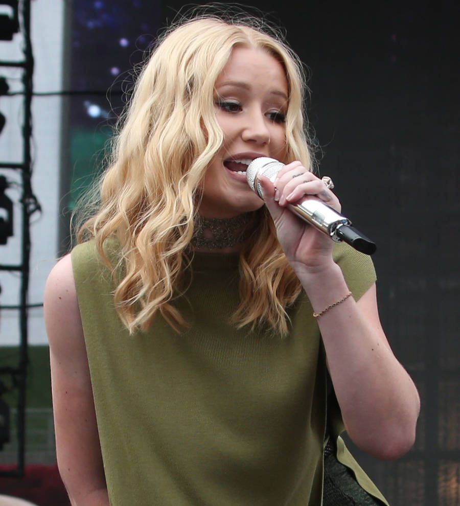 Iggy Azalea denies kicking ex-fiance out of house