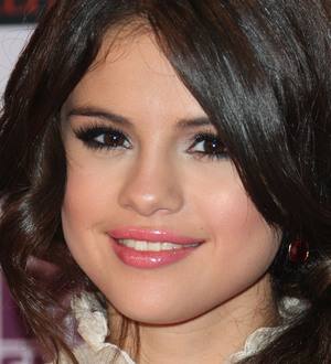Ill fan pays online tribute to Selena Gomez after hospital visit