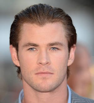 Chris Hemsworth bored by film computer training