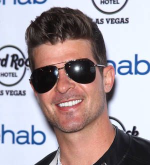 Robin Thicke drew inspiration for new music video from wedding photos