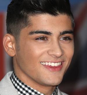 Zayn Malik goes public with singer girlfriend