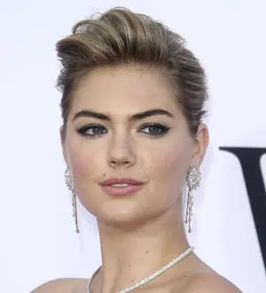 Kate Upton told off for trying to make glum boyfriend smile