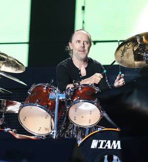 Lars Ulrich accepts Chad Smith and Will Ferrell's drum battle challenge