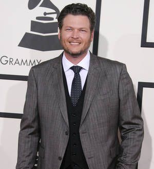 Blake Shelton threatens to sue magazine over cheating story