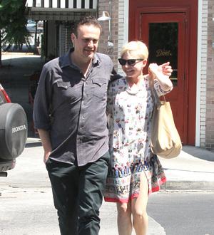 Michelle Williams and Jason Segel move in