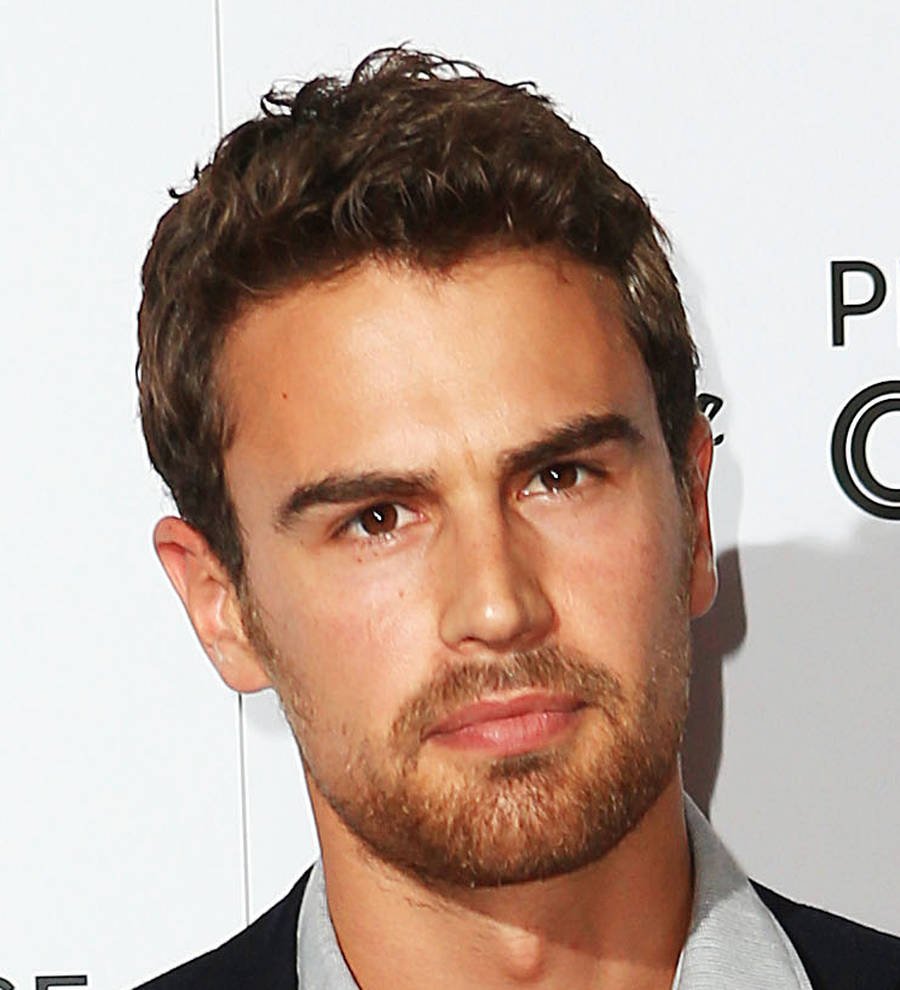 Theo James won't pose for selfies with fans