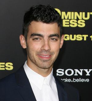 Joe Jonas holding remix competition